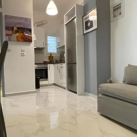Cosy In Glyfada Center Apartment *