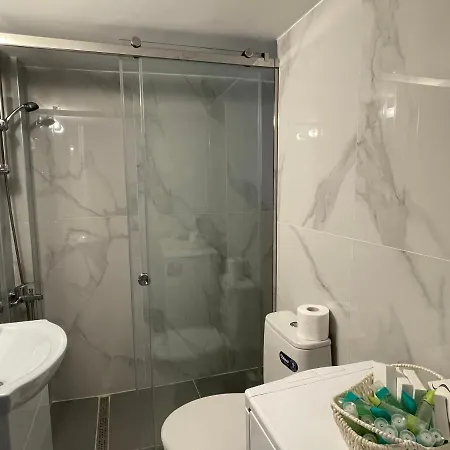 Cosy In Glyfada Center Apartment Athens